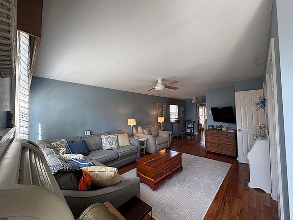 3rd image of 3533 Bay Ave #26