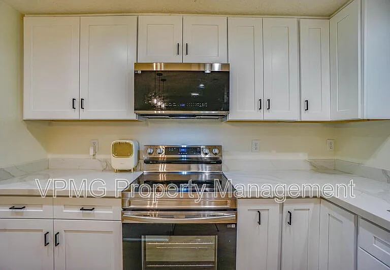 19419 NE 11th St — Photo 21