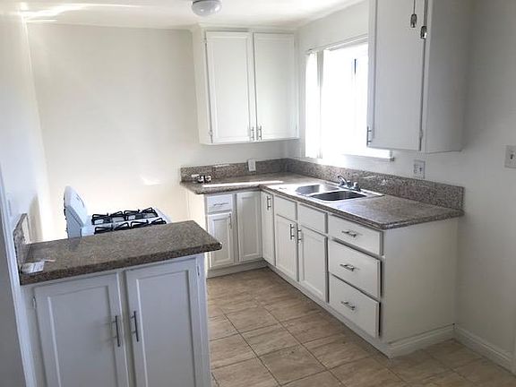 5th image of 3988 S Centinela Ave APT D