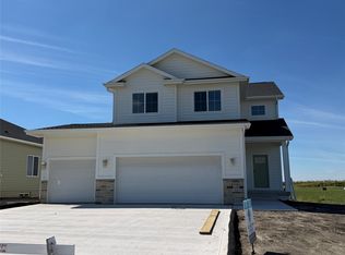1634 SW Maplewood Dr, Grimes, IA 50111