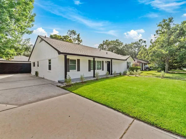 1206 Timber Ln, Friendswood, TX 77546