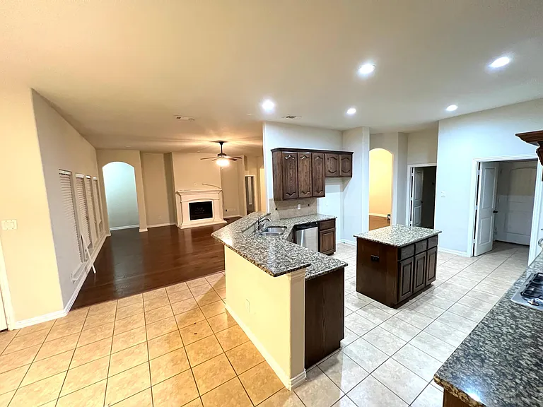 4013 Dalton Dr — Photo 7