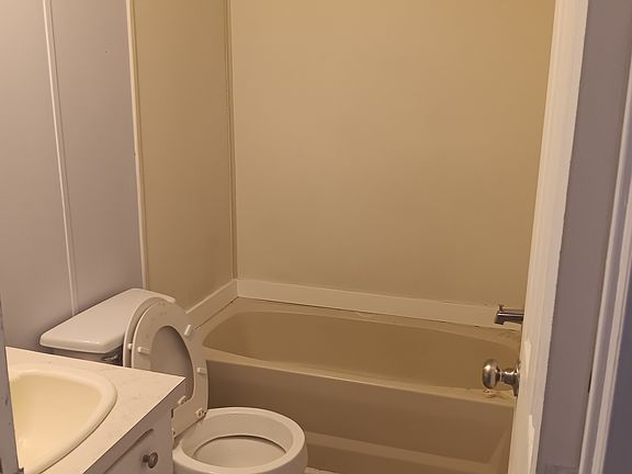 2nd image of 2876 Lake Michigan Dr