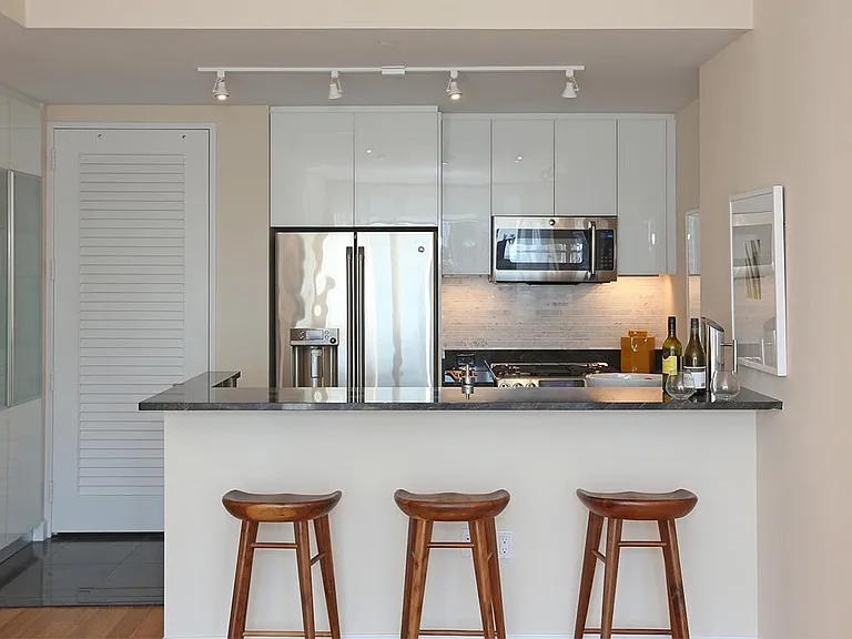160 W 62nd St #35H — Photo 4