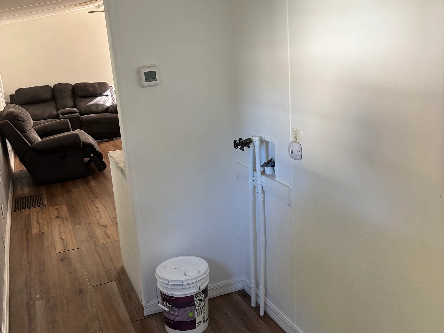 2 bed, 858 sqft, $1,300 — Photo 4