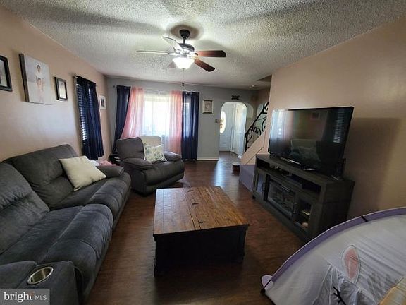 3rd image of 2431 49th St