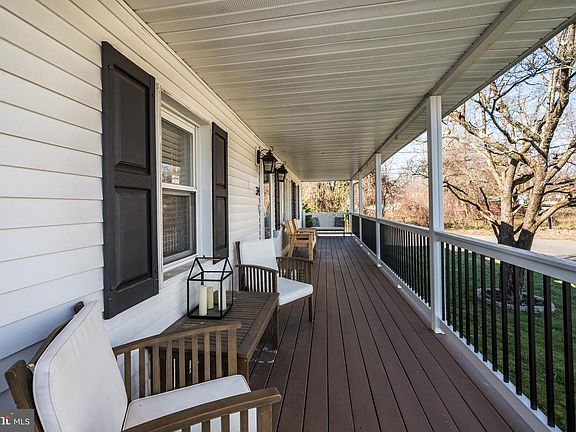 4th image of 34 Oakford Ave