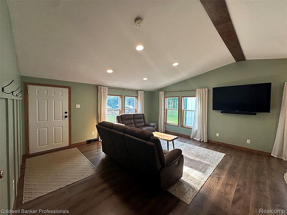 4th image of 24 Springer Ln