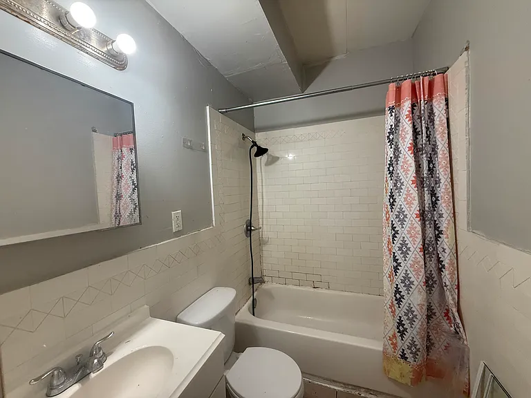 77 Bostwick Ave #2L — Photo 3