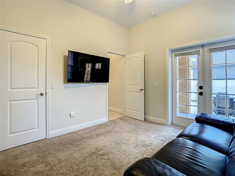 220 W Minnehaha St — Photo 26