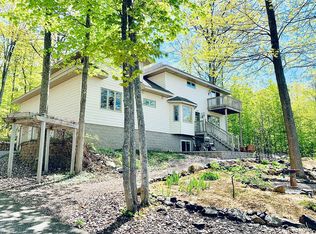 204 Shoreline Dr, Negaunee, MI 49866