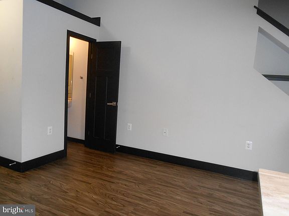 4th image of 22680 Washington St #5