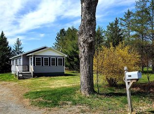 1026 Dexter Rd, Saint Albans, ME 04971