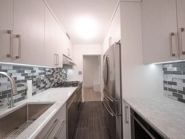 2553 East 7th Street image 8 of 38