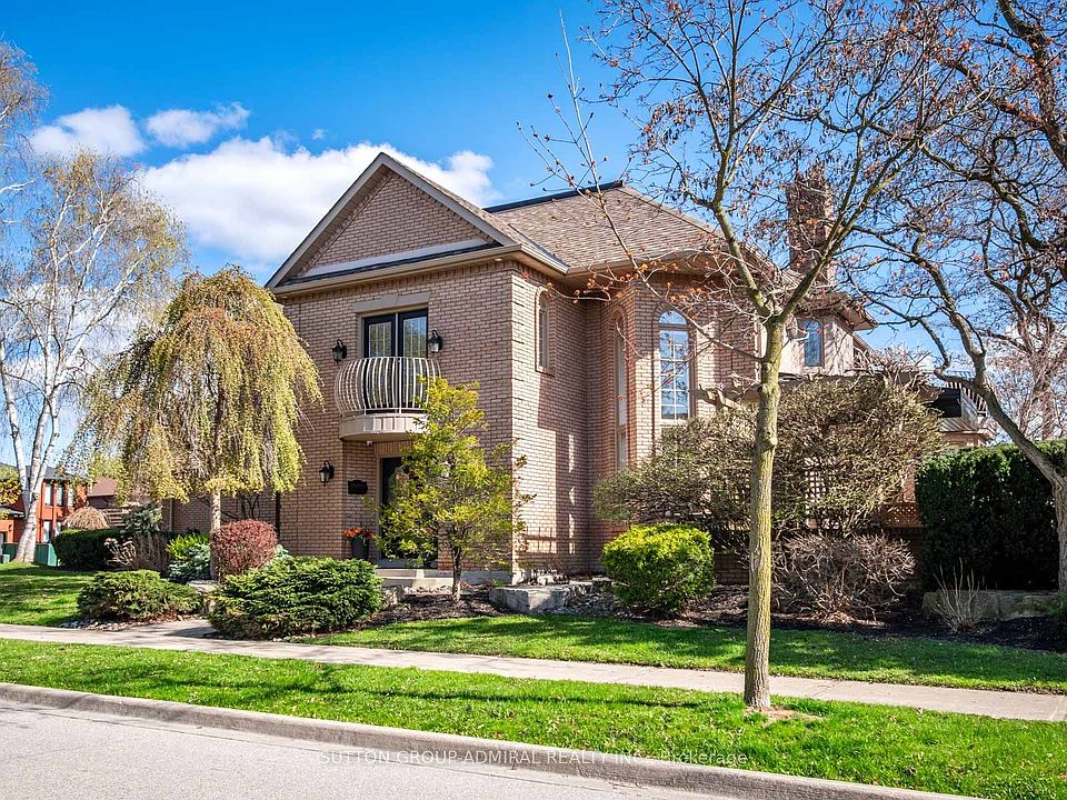 1st image of 6 Colton Cres S