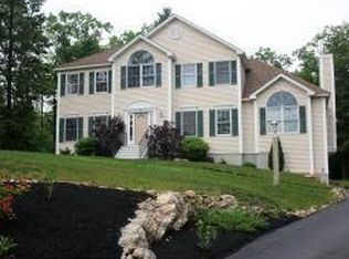 2 Esther Dr, Bedford, NH 03110