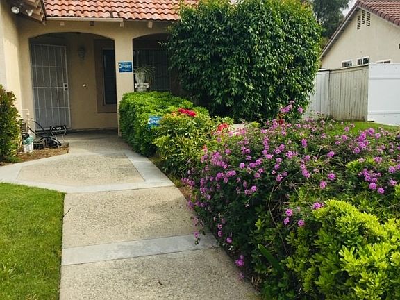3rd image of 25521 Lurin Ave