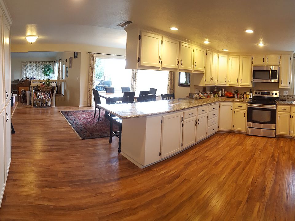 Kitchen - Dining