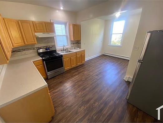 3rd image of 40 Morningside Ave APT 2L