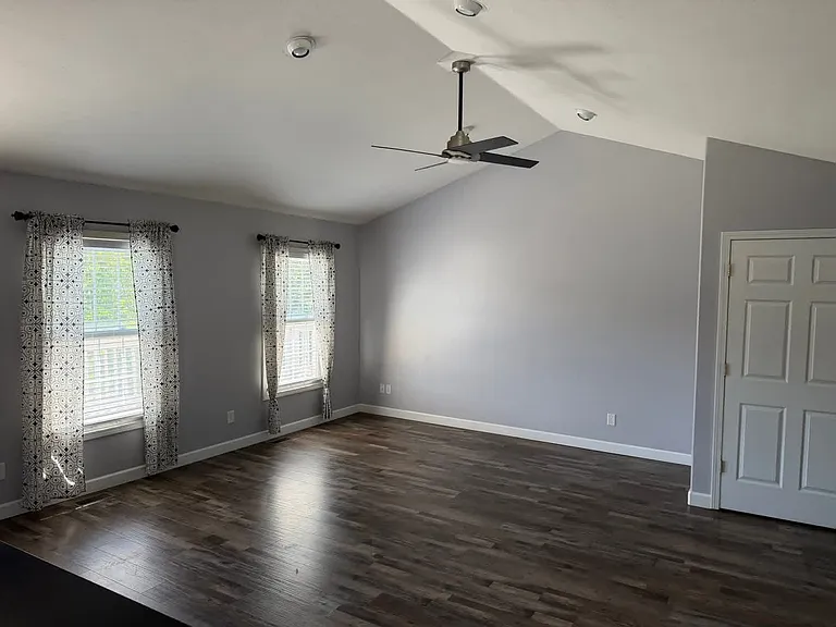 2763 Ridgeway Dr — Photo 12