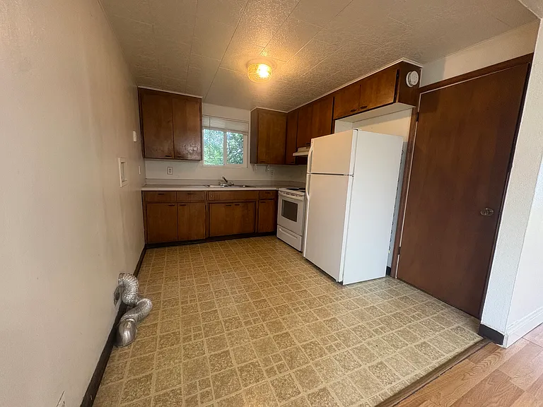 520 N 8th Ave #0 — Photo 3
