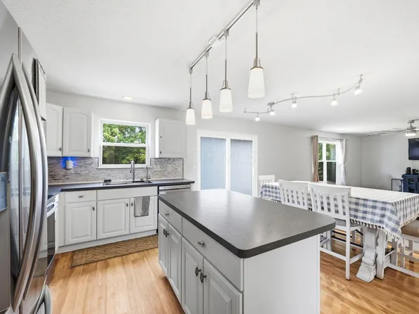 714 Streamwater Dr, Blacklick, OH 43004