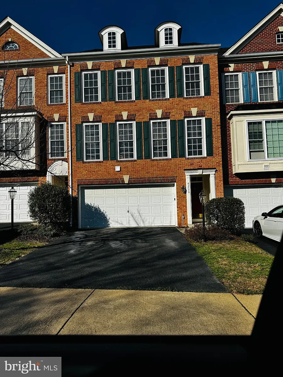 Building Photo - 43776 Smith Ferry Sq