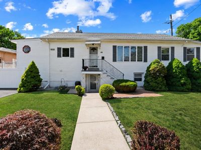 55 Central Ln, Secaucus, NJ, 07094