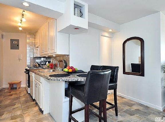 5th image of 70-25 Yellowstone Blvd #10S