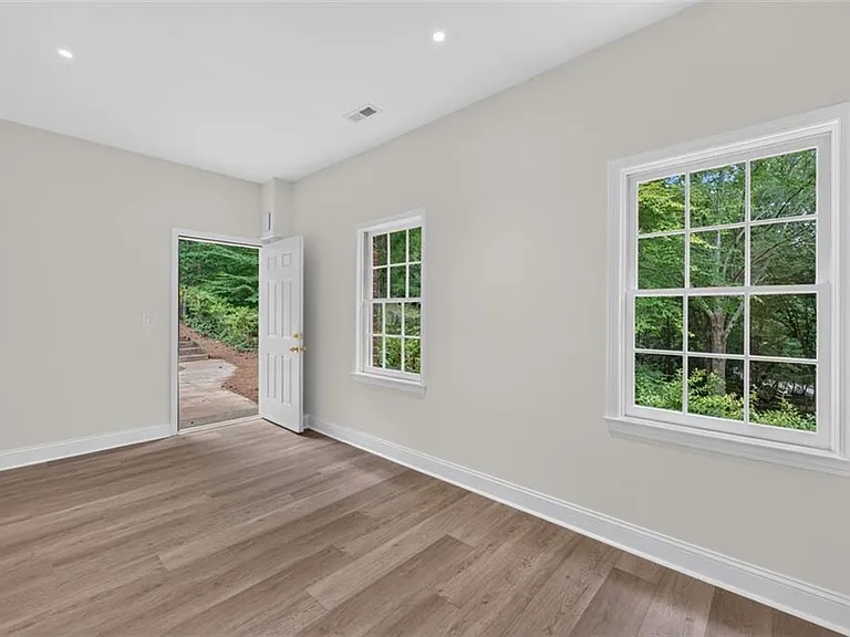 140 Valley Rd NW — Photo 62
