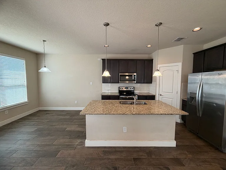 724 Gristmill Dr #19A — Photo 3