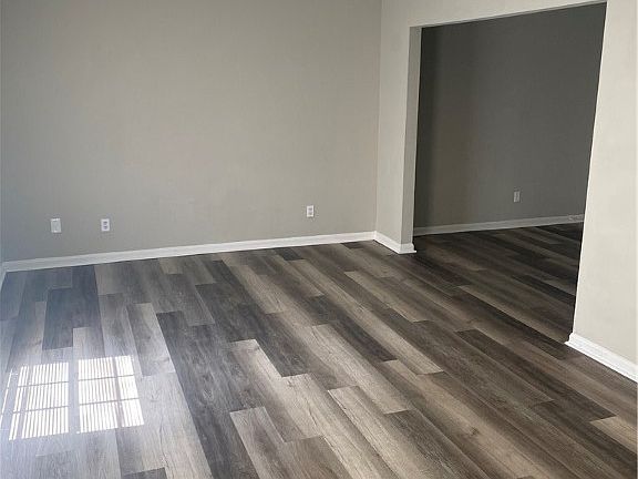 2nd image of 5705 Woodland Trce
