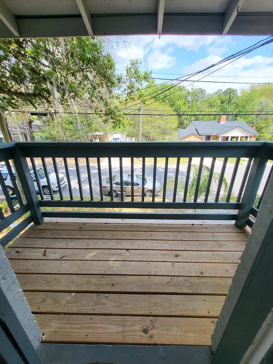 Building Photo - 1718 Pine Grove Ave #3