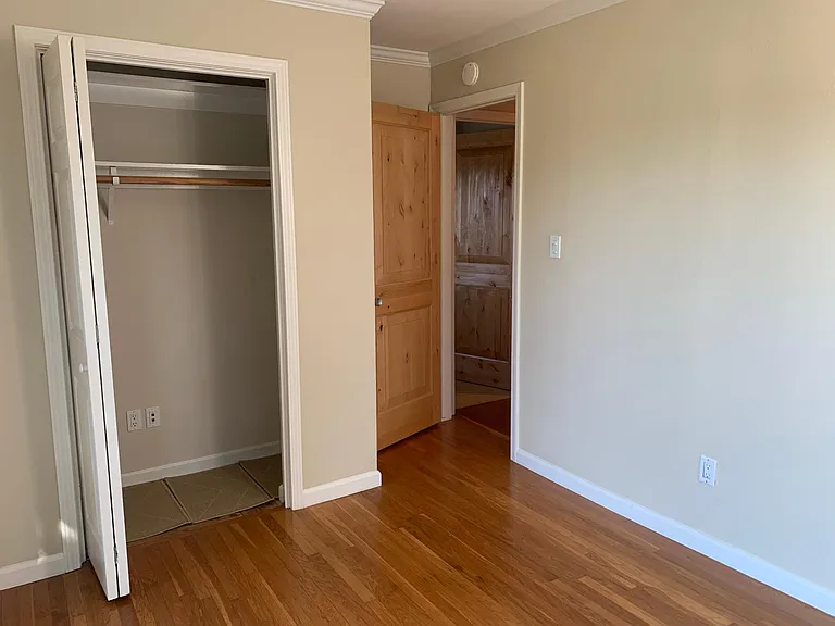 10 Enterprise Dr — Photo 24