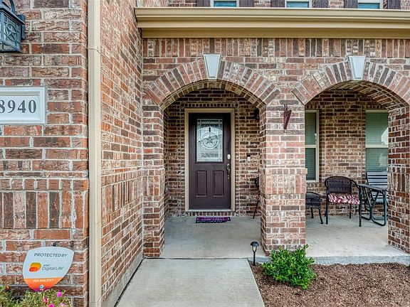 3rd image of 8940 Winding Valley Dr