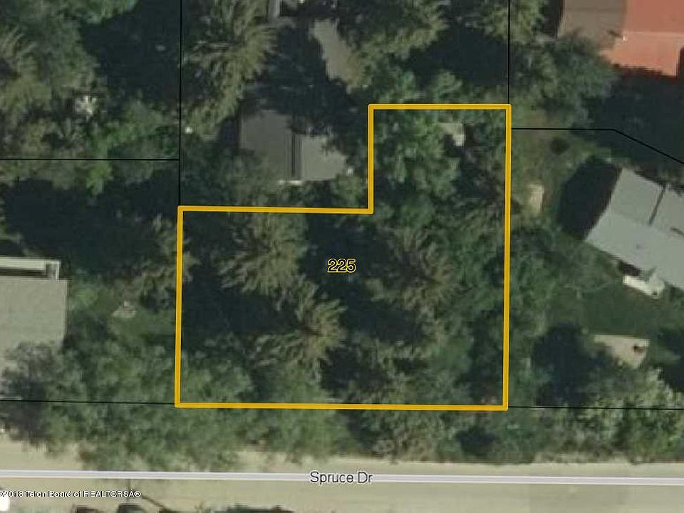 1st image of 225 Spruce Dr