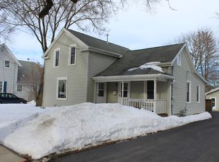 148 S Main St, Burlington, WI 53105