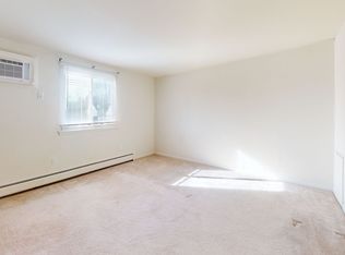 910 Fox Chase Rd #17, Jenkintown, PA 19046