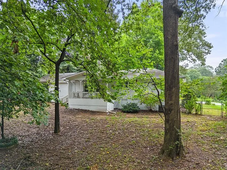 2352 Elmwood Cir SE — Photo 42