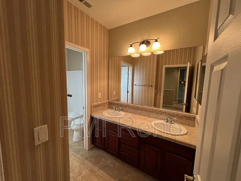 7029 Sacred Cir — Photo 17