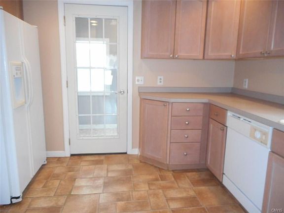 4th image of 2 Chestnut St
