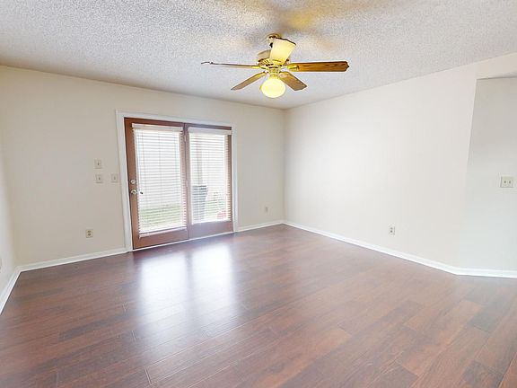 3rd image of 6176 Alpenrose Ave