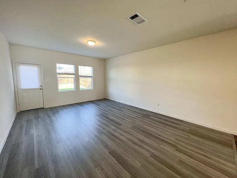 1806 Washington St — Photo 7