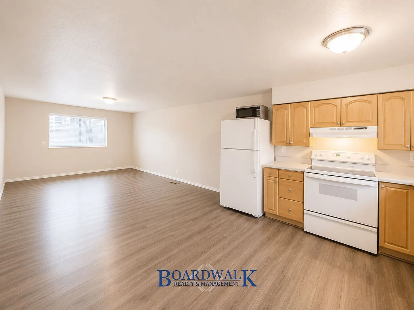 3 bed, 1.0 bath, 1271 sqft, $1,550 — Photo 3
