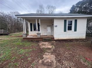 32 Ames St, Seneca, SC 29678