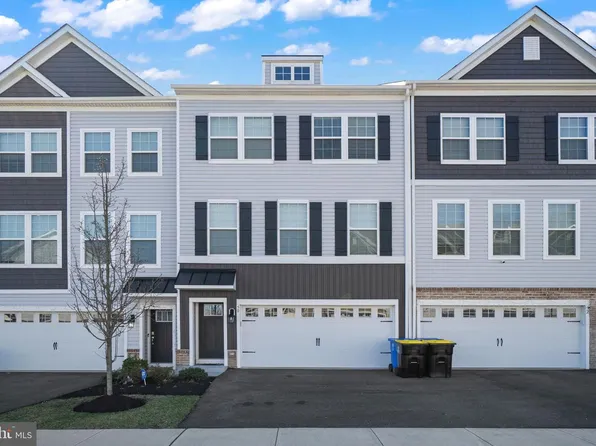 50 Autumn Park Dr, Medford, NJ 08055