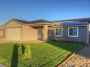 9038 W Harmont Dr, Peoria, AZ 85345