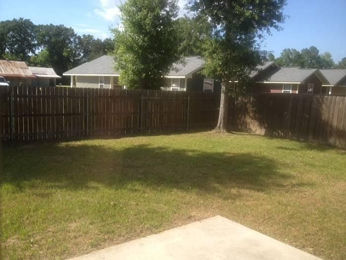 2nd image of 712 Bergerie St