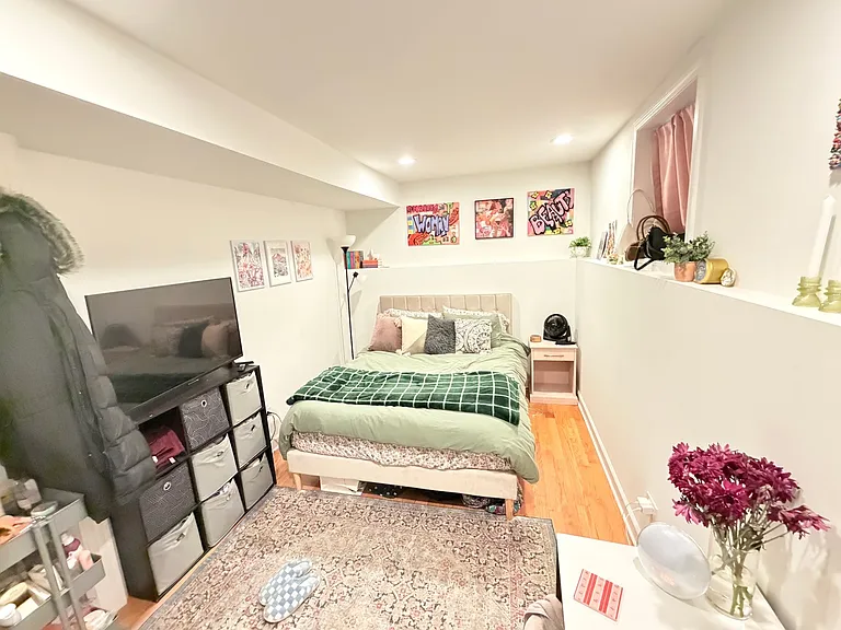 1330 W Roscoe St #1 — Photo 4