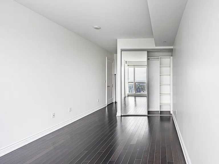 388 Yonge St #7105 — Photo 26